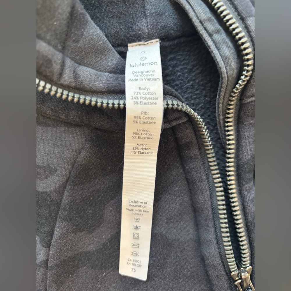 Lululemon Athletica Black Camo Zip Up Hoodie - Picture 4 of 10